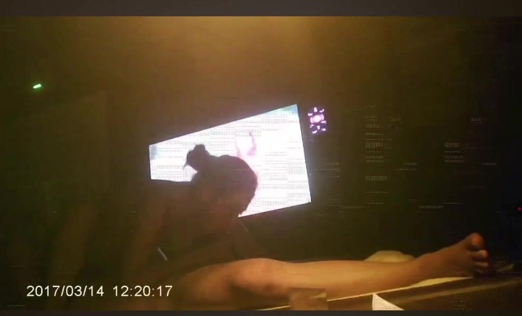 Đi massage đặt cam quay lén rồi gạ đụ nhân viên